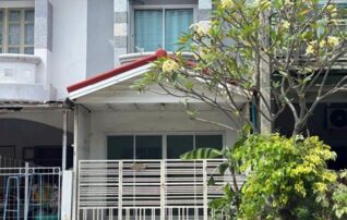 ทรัพย์สถาบันโดย GHB ทาวน์เฮาส์ ปิยวรารมย์ 4 (Piyawararom 4)