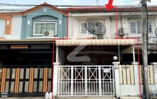 โซนหน้าบ้านจอดรถได้ 1 คัน