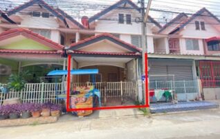 ทรัพย์สถาบันโดย GHB ทาวน์เฮาส์ ปิยะพัฒนา