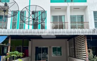 📣เจ้าของขายเอง ขาย ทาวน์เฮ้าส์ 2 ห้องนอน 2 ห้องน้ำ หมู่บ้านเดอะวิลเลจ พลัส ดอนหัวฬ่อ ชลบุรี ใกล้อมตะเฟส 1234 : เจ้าของขายเอง (งดรับนายหน้า)