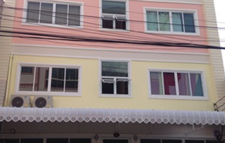 พลอยไพลิน อพาร์ทเม้นท์