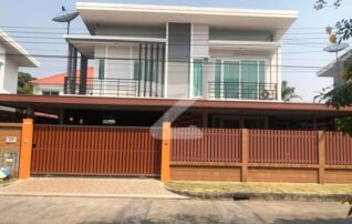 📍ขายบ้านเดี่ยว ในหมู่บ้านคาซ่าวิวล์ สุขุมวิท103 ถ.เฉลิมพระเกียรติร.9 ซ.22(ซอยวัดตระกล่ำ) เป็นหมู่บ้าน private เงียบสงบ มี75 หลัง เข้า-ออก ทางเดียว : เจ้าของขายเอง (งดรับนายหน้า)