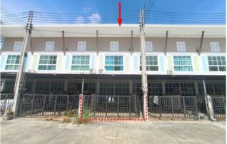 ทรัพย์สถาบันโดย GHB ทาวน์เฮาส์ เดอะ เดคโค่ 3 หนองน้ำเย็น (The Deco 3 Nongnamyen)