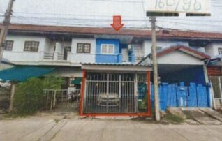 ทรัพย์สถาบันโดย GHB ทาวน์เฮาส์ ฉัตรไพลิน ลาดหลุมแก้ว (Chatrapailin Latlumkaew)