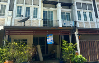 ทรัพย์สถาบันโดย JAM ทาวน์เฮาส์ โกลเด้น ซิตี้ ปิ่นเกล้า-จรัญสนิทวงศ์ (Golden City Pinklao-Charansanitwong)
