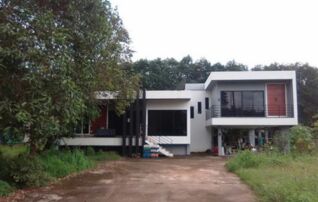 ทรัพย์สถาบันโดย GHB บ้านเดี่ยว ถนนทางหลวงแผ่นดินสายศรี