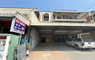 ทรัพย์สถาบันโดย JAM ตึกแถว-อาคารพาณิชย์ บ้านวรางค์ทอง (Baan Warang Thong)