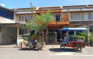 ทรัพย์สถาบันโดย GHB ทาวน์เฮาส์ ถนนประชาอุทิศ