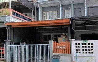 ทรัพย์สถาบันโดย GHB ทาวน์เฮาส์ใกล้ PK28 เศรษฐบุตรบำเพ็ญ อัญชลี