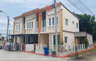 ทรัพย์สถาบันโดย SCB ทาวน์เฮาส์ โกลเด้น ทาวน์ ชัยพฤกษ์-วงแหวน (Golden Town Chaiyaphruek-Wongwean)