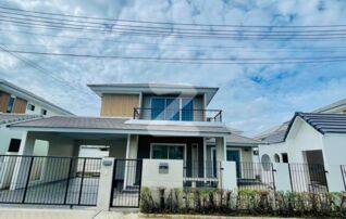 📌ขายด่วน!!!!📣 (เจ้าของขายเอง) 🏠บ้านใหม่ มือ1 โครงการไลฟ์แอนท์ ลิฟวิ่ง (แกรนวัลเล่ย์) เลี่ยงหนองมน บางแสน ***บ้านสไตล์นี้มีแค่5หลังทั้ง : เจ้าของขายเอง (งดรับนายหน้า)