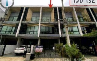 ทรัพย์สถาบันโดย GHB ทาวน์เฮาส์ นลินแกรนด์เอเวนิว