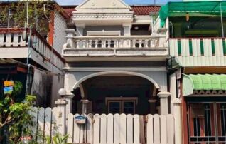 ทรัพย์สถาบันโดย GHB ทาวน์เฮาส์ ภัทรนิเวศน์