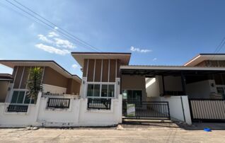 ทรัพย์สถาบันโดย JAM ทาวน์เฮาส์ แผ่นดินทอง ลิฟวิ่งโฮมส์ 2 (Pandintong Living Homes 2)