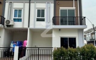 🏡ทาวน์เฮ้าส์ 2 ชั้น 18 ตรว. (บ้านหลังมุม) โครงการ ไลโอ อีลิท วัชรพล - สายไหม 🏕️เนื้อที่ดิน 18 ตร.ว. : เจ้าของขายเอง (งดรับนายหน้า) 
