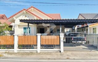ขายบ้านเดี่ยว หมู่บ้านรักไทย ซ.5 53ตรว.ต่อเติมหลังคาเรียบร้อย มีพื้นที่หน้าบ้านและข้างบ้านเยอะ แถมให้ทุกอย่าง     : เจ้าของขายเอง (งดรับนายหน้า)