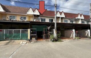 ทรัพย์สถาบันโดย GHB ทาวน์เฮาส์ ถนนทางหลวงหมายเลข 7