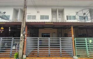 ทรัพย์สถาบันโดย GHB ทาวน์เฮาส์ ฉัตรไพลิน ลาดหลุมแก้ว (Chatrapailin Latlumkaew)