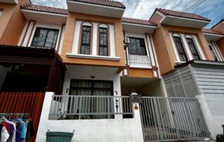 ทรัพย์สถาบันโดย GHB ทาวน์เฮาส์ สิรินทาวน์ 3 (Sirin Town 3 Prachauthit 90)