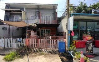 ทรัพย์สถาบันโดย GHB ทาวน์เฮาส์ สรานนท์