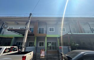 ทรัพย์สถาบันโดย JAM ทาวน์เฮาส์ จักรวาล แลนด์ แอนด์ เฮาส์ (Jakkaval Land and House)