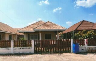 ทรัพย์สถาบันโดย GHB บ้านแฝด ราชพฤก