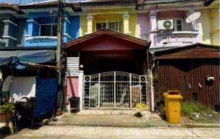 ทรัพย์สถาบันโดย GHB ทาวน์เฮาส์ นริศา