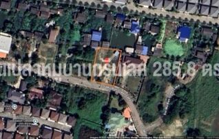 หมู่บ้านกรีนเลค บางนา-ตราด กม.13 บรรยากาศสงบเป็นส่วนตัว ที่ดินเปล่าผืนใหญ่ สร้างบ้านหลังใหญ่ 7-8 ห้องนอนได้เลย : โดยนายหน้า/ตัวแทน