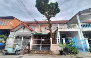 ทรัพย์สถาบันโดย GHB ทาวน์เฮาส์ หมู่บ้านสยามนิเวศน์ 1 (Siam Nivet Village 1)