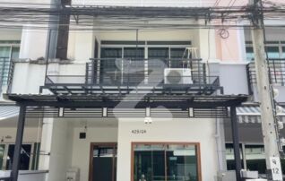 🎉🎉 ขาย ทาวน์โฮม 3 ชั้น เนื้อที่ 21.5 ตร.วา พื้นที่ใช้สอย 180 ตร.ม หมู่บ้านกลางเมือง Urbanion ลาดพร้าว - โชคชัย 4 หมู่บ้าน ติดถนนลาดพร้าววังหิน : เจ้าของให้เช่าเอง (งดรับนายหน้า)