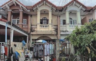 ทรัพย์สถาบันโดย GHB ทาวน์เฮาส์ แพรมาพรเพลส
