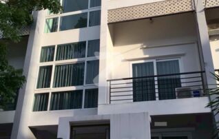 ให้เช่าทาวน์โฮมเล่นระดับ 3 ชั้น มีนบุรี ใกล้สารสาสน์วิเทศมีนบุรี นิมิตรใหม่ ภูมิสมิทธ์
ย่านมีนบุรี ใกล้โรงเรียนสารสาสน์วิเทศมีนบุรีและนิมิตรใหม่ โรงเรียนภูมิสมิทธ์ ม.เกษมบัณฑิตร่มเกล้า บิ๊กซี-สุวินทวงศ์