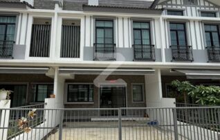 Owner post Fully Furnished Townhome for Rent at Indy 5 bangna Km7 (40,000baht per Month) Location: On Bangna Road Km7 next to Mega Bangna : เจ้าของให้เช่าเอง (งดรับนายหน้า)