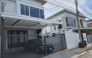 ✅️เจ้าของขายเอง✅️ ต้องย้ายไปอยู่ ต่างจังหวัด 🏠 บ้านแฝดสองชั้น มีบริเวณข้างบ้านกว้างมาก พิกัด เจ้าฟ้าการ์เด้นโฮม 3 #เกาะแก้ว : เจ้าของขายเอง (งดรับนายหน้า)