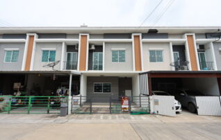 ทรัพย์สถาบันโดย JAM ทาวน์เฮาส์ The Pleno ศรีนครินทร์ (De Ville Srinakarin)