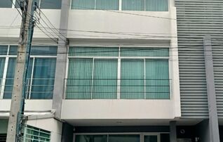 ทรัพย์สถาบันโดย GHB ทาวน์เฮาส์ บางเสาธง สมุทรปราการ