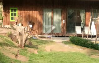 ภายในสามารถกั้นห้องนอนได้ 2 ห้อง และสามารถต่อเดิมได้อีก