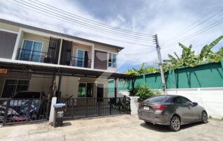ขายบ้านทาวน์โฮม 2 ชั้น 2 ที่จอดรถ หลังมุม ซอยสั้น เจ้าของขายเอง                          : เจ้าของให้เช่าเอง (งดรับนายหน้า)