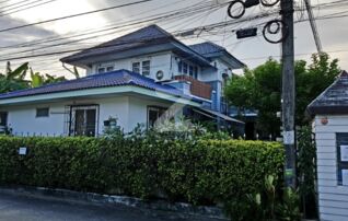 ด้านข้างต่อเติมเพิ่ม 