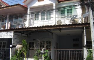 ทรัพย์สถาบันโดย GHB ทาวน์เฮาส์ เมืองสมุทรปราการ สมุทรปราการ