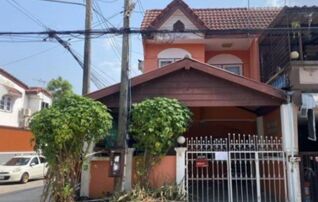ทรัพย์สถาบันโดย GHB ทาวน์เฮาส์ ฉัตรณรงค์วิลล่า 4