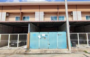ทรัพย์สถาบันโดย GHB ทาวน์เฮาส์ วิรัชรินทร์