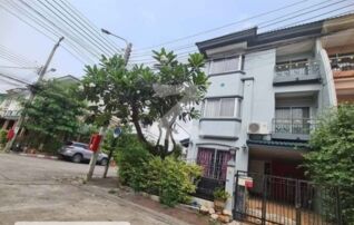 #ขายทาวน์โฮมหลังมุม_ใกล้รถไฟฟ้าสีชมพู🏡 - เนื้อที่ 24 ตรว. 3 ชั้น หลังมุม🏠 - 3 นอน 3 น้ำ 1 นั่งเล่น และ 1 ครัว : เจ้าของขายเอง (งดรับนายหน้า)