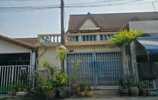 ทรัพย์สถาบันโดย GHB ทาวน์เฮาส์ ธราดลวิว