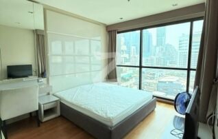 The​Address Sathorn ซอย​สาทร12 ชั้น10 ขนาดห้อง70.22ตรม. 2 ห้องนอน​2 ห้องน้ำ​(1อ่างจากุซซี่)​ เฟอร์นิเจอร์​และเครื่อง​ใช้​ไฟฟ้า​ครบ​ตกแต่งพร้อมเข้าอยู่ : เจ้าของขายเอง (งดรับนายหน้า)