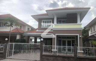 บ้านเดี่ยว แต่งสวย เฟอร์ครบ เครื่องใช้ไฟฟ้าครบ พร้อมอยู่ เดินทางสะดวก ใกล้ตลาด โรงเรียน : โดยนายหน้า/ตัวแทน