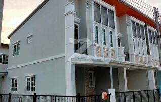 #บ้านทาวน์โฮมเมืองฉะเชิงเทราเดินทางสะดวก : เจ้าของขายเอง (งดรับนายหน้า)