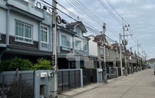 วิลลาจจิโอ เกาะเรียน, เกาะเรียน, หมู่ที่ 7, พระนครศรีอยุธยา 13000, ประเทศไทย *ด่วน* ทาวน์โฮม 2 ชั้น หมู่บ้านวิลลาจจิโอ เกาะเรียน อยุธยา เพียง 2.2 ลบ. : เจ้าของขายเอง (งดรับนายหน้า)