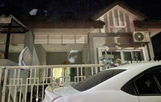 ทรัพย์สถาบันโดย GHB ทาวน์เฮาส์ ปลวกแดง ระยอง