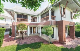 *** เจ้าของขายเอง ไม่มีนายหน้า *** ✨🏡 ขายบ้านเดี่ยวหลังมุม! รีโนเวทใหม่ทั้งหลังโดยผู้รับเหมาชาวตะวันตก : เจ้าของขายเอง (งดรับนายหน้า)